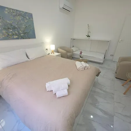 Center Luxury